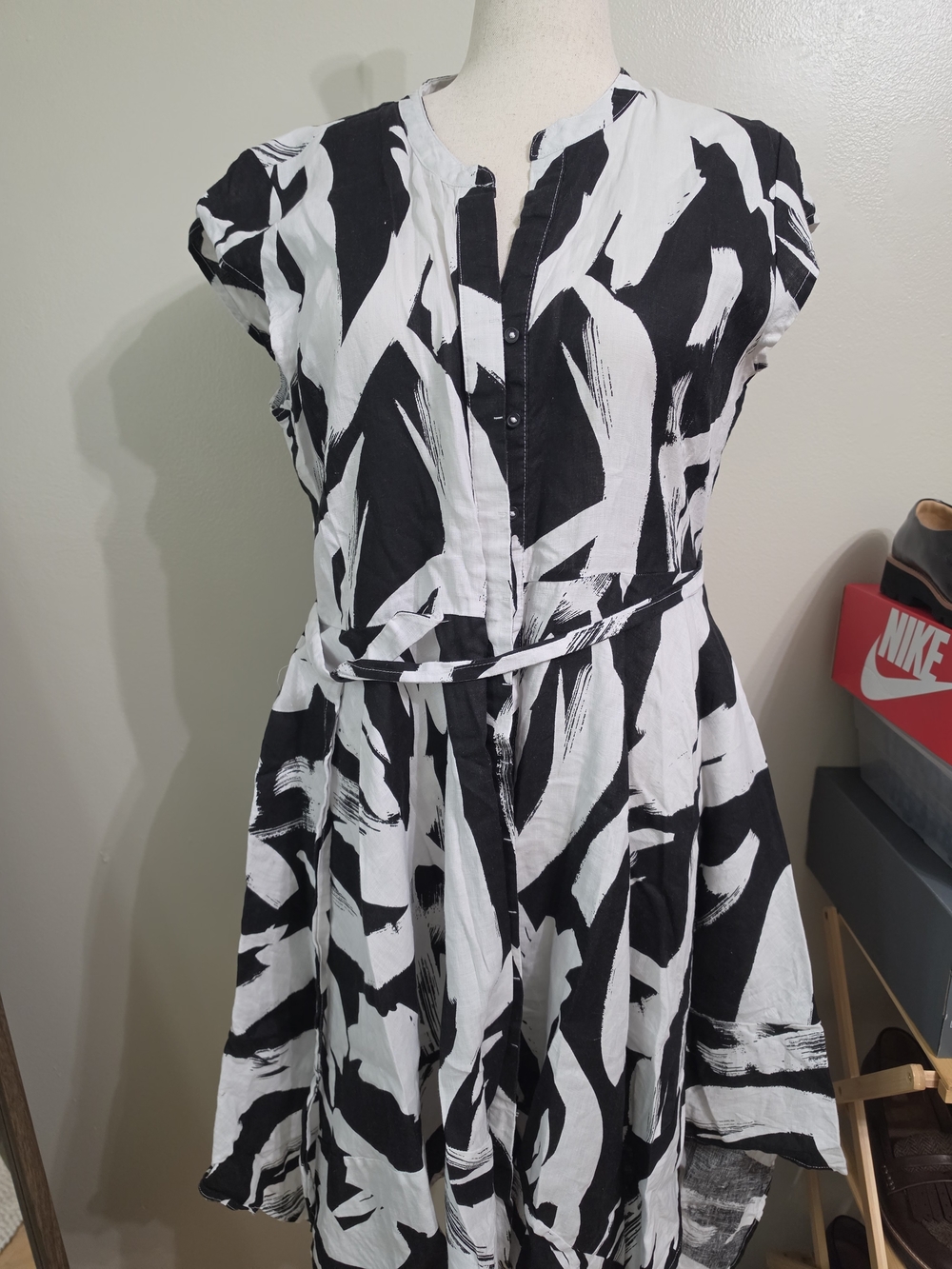 100% Linen Dkny Black and White Abstract Brushstroke Midi Dress